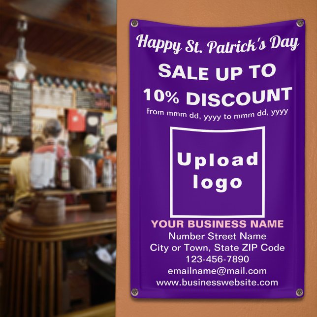 Commerce Saint Patrick Vente sur une bannière viol (Business Saint Patrick sale on purple banner. Signage to attract more customers.)