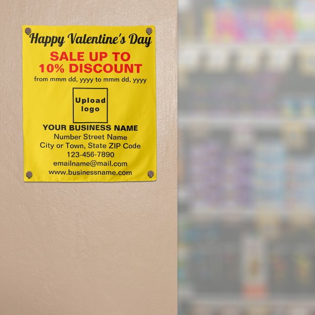 Commerce Valentine Vente sur Tapisserie Jaune (Business Valentine sale on yellow tapestry on store entrance. Signage to attract more customers.)