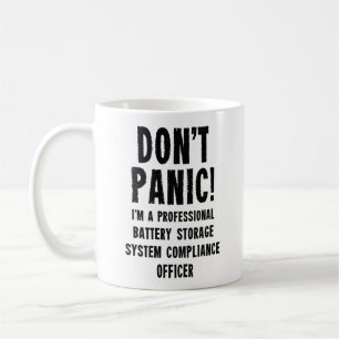 Compliance Officer für Akku-Speichersystem Kaffeetasse