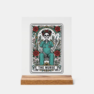 Conception de chemise de carte de tarot d'infirmiè