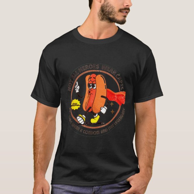 Condom Legend Inappropriate Funny 90s Retro T Funn T-Shirt (Vorderseite)