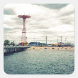 Coney Island Beach Panorama Quadratischer Aufkleber