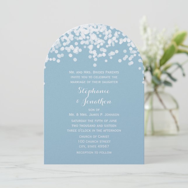 Confetti Dusty Powder Blue Wedding Einladung (Stehend Vorderseite)