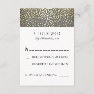 Confettis d'or épousant des cartes de RSVP