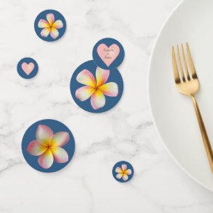 Confettis Fleurs de frangipanier Plumeria roses et cœur sur