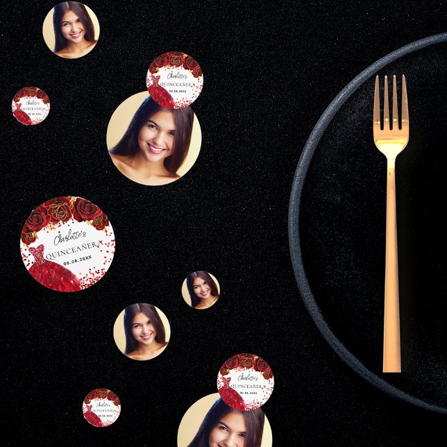 Confettis Quinceanera rouge fleurs de robe blanc (Créateur téléchargé)