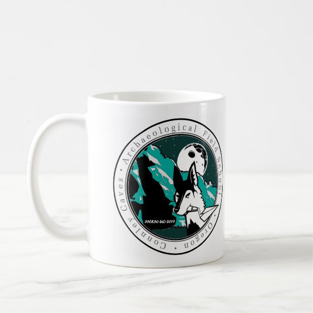 Connley foudroie la tasse archéologique de l'école (Gauche)