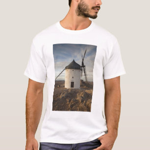 Consuegra, antike Windmühlen von La Mancha T-Shirt