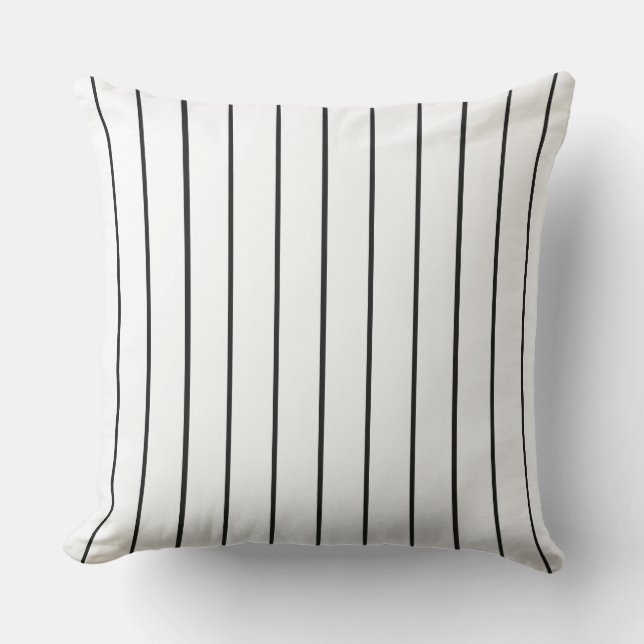 Contemporary Classic Farmhouse Striped Garden Kissen (Vorderseite)