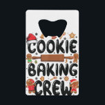 Cookie Baking Crew Christmas Santa Family Gingerbr Geldbeutel Flaschenöffner<br><div class="desc">• Cookie Baking Crew Shirt Christmas Gingerbread Team Santa Claus Hat Family Matching Pajamas X-mas Shirt Gifts. Baker Men Women boys girls kids mom dad son daughter brother sister gather around Xmas tree for PJ Costume Party on Merry little Christmas eve. • Xmas Squad Shirt presents for teen boys girls...</div>