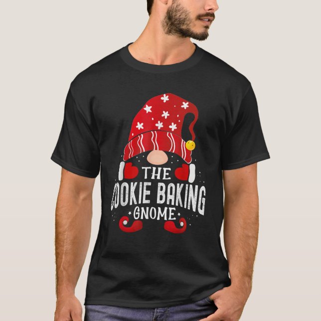 Cookie baking Gnome Matching Christmas PJS For Fam T-Shirt (Vorderseite)