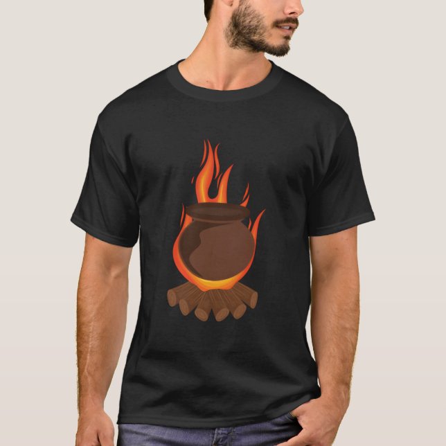 Cooking In Clay Pot On Wooden Fire T-Shirt (Vorderseite)