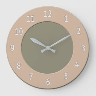 Cool beliebig weiße Farbziffern an einem latten Ra Große Wanduhr