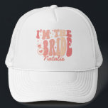 Cool bin ich, ich bin die Braut Personalisiert Truckerkappe<br><div class="desc">Die Einführung der Coolen Es ist Me Hi Ich bin die Bride It's Me Personalisiert Trucker Hat - ein trendiges und niedliches Accessoire in einem reizvollen pfirsichkorallenrosa Schatten, dass die Essenz Ihrer Brautzeit. Dieser personalisierte LKW-Fahrer ist nicht nur ein Modestatement, sondern auch ein Symbol für Ihre bevorstehende Reise zum Altar....</div>