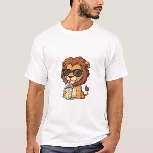 Cool Cartoon Lion Drinking Iced Lemonade T-Shirt (Vorderseite)