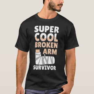 Cool gebrochener Arm Survivor Knochenknöchel Hand T-Shirt