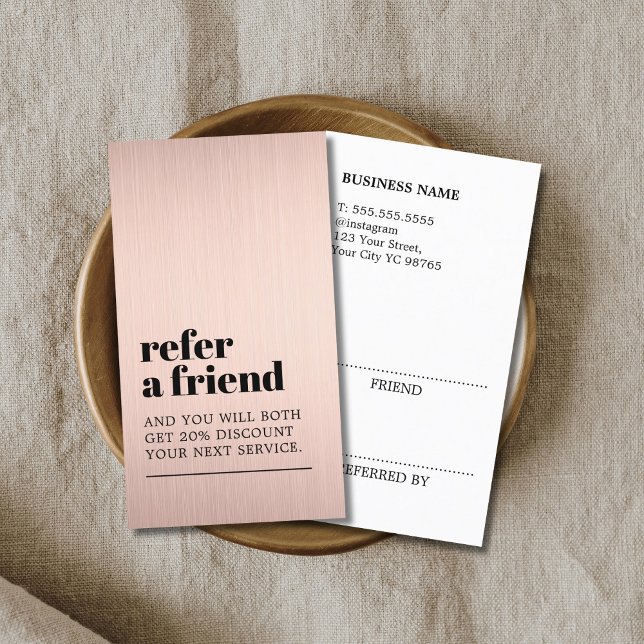Cool Modern Faux Rose Gold Bold Beauty Salon Empfehlungskarte (Von Creator hochgeladen)
