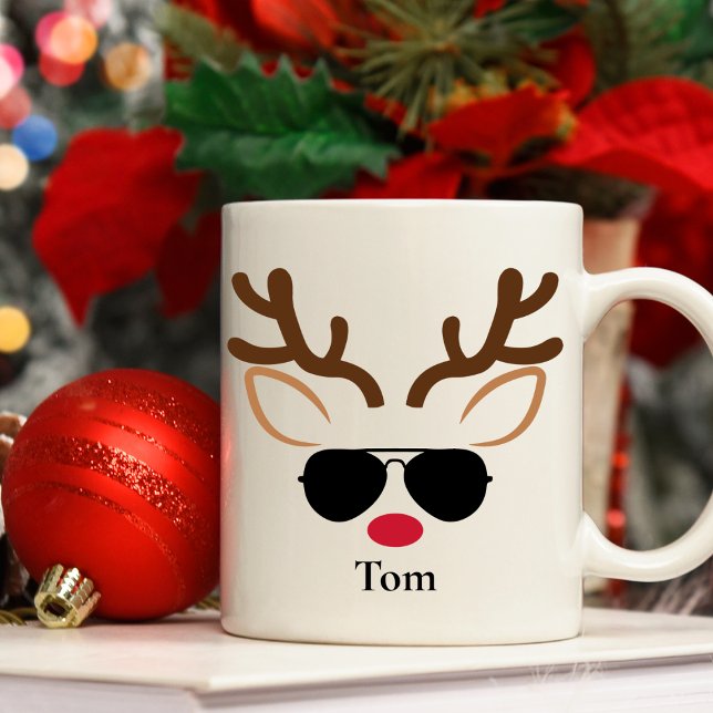 Cool personnalisé Sunglass Reindeer Christmas Mug (Personalised Cool Sunglass Reindeer Christmas Mug)
