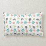 Cool Retro Weihnachtsfeiertag Pasta Snowflakes Lendenkissen<br><div class="desc">Cool Retro Weihnachtsfeiertag Pastel Snowflakes Mustergeschenke.</div>