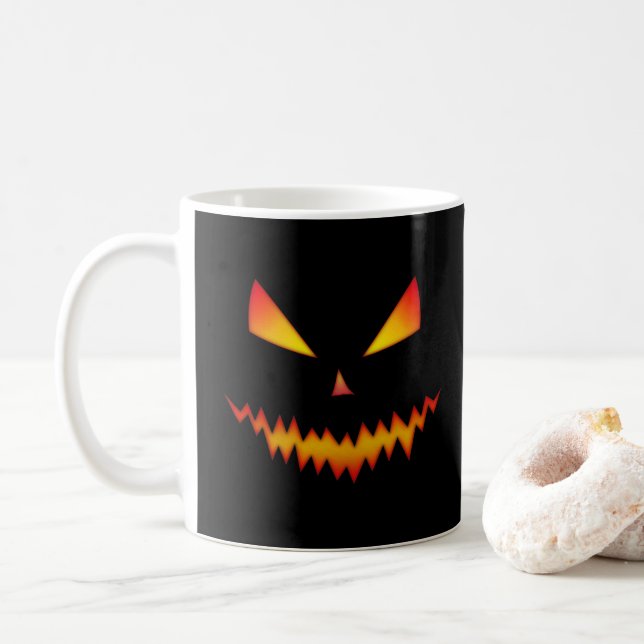 Cool scary Jack O'Lantern face Halloween black Kaffeetasse (Mit Donut)