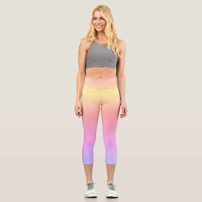 Cool Warm-Gelbes abstraktes geometrisches Muster Capri Leggings (Vorderseite)