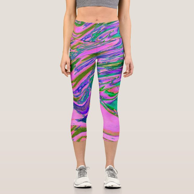 Coole Abstrakte Chartreuse und Hot Pink Groovy Ret Capri Leggings (Vorderseite)