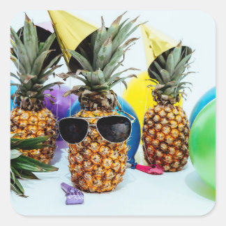 Coole Ananas mit Sonnenbrille Quadratischer Aufkleber
