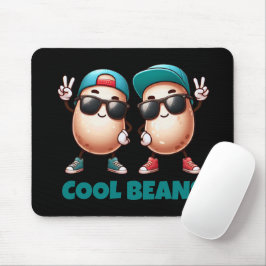 Coole Bohnen tragen Kappen und Sneakers Mousepad