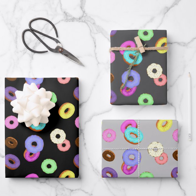 Coole, bunte Donuts schwarz Geschenkpapier Set (Vorderseite)