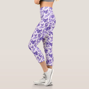 Coole Elegant Periwinkle Blue Deer French Toile Capri Leggings