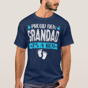 Coole Familie stolz auf neue Großmutter Es ist ein T-Shirt