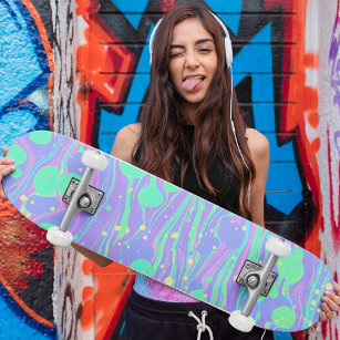 Coole Farbenfrohe flüssige Kunstfreude Skateboard