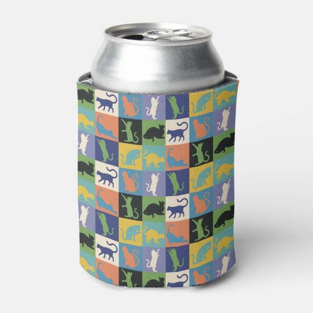 Coole, farbenfrohe Katzen auf Quiltplätzen Dosenkühler (Kanne Vorderseite)