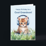 Coole Grandson Birthday Cat mit Kopfhörern Karte<br><div class="desc">Genießen Sie Ihren Enkel mit dieser lebendigen Geburtstagskarte, die eine skurrile Aquarell-Illustration eines Katzenkillerns im Gras enthält, und mit trendigen Kopfhörern. Die Vorderseite wünscht einem Coolen Enkel herzlich einen "guten Geburtstag", während das Innere vermittelt, dass man wunderbare Dinge über ihn gehört hat. Diese künstlerische Karte zeichnet sich durch die Essenz...</div>
