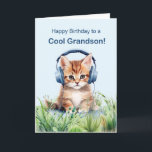 Coole Grandson Birthday Cat mit Kopfhörern Karte<br><div class="desc">Genießen Sie Ihren Enkel mit dieser lebendigen Geburtstagskarte, die eine skurrile Aquarell-Illustration eines Katzenkillerns im Gras enthält, und mit trendigen Kopfhörern. Die Vorderseite wünscht einem Coolen Enkel herzlich einen "guten Geburtstag", während das Innere vermittelt, dass man wunderbare Dinge über ihn gehört hat. Diese künstlerische Karte zeichnet sich durch die Essenz...</div>