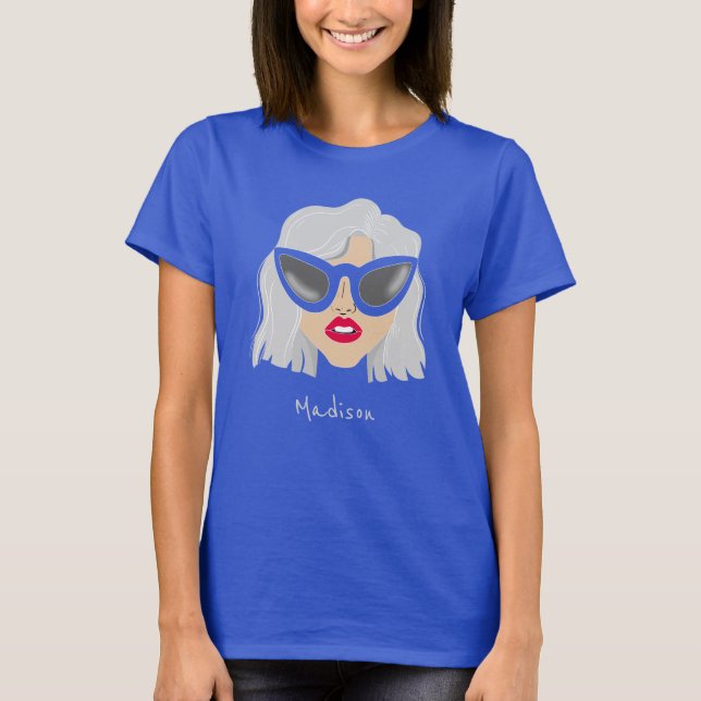 Coole grauhaarige Frau mit BrillenIndividuelle Nam T-Shirt (Vorderseite)