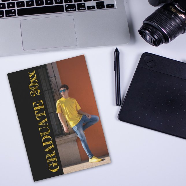 Coole Grunge Letters 2 Foto Custom Grad Einladung (Von Creator hochgeladen)