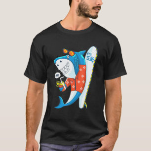 Coole Haifische tragen Sonnenbrillen, die zum Surf T-Shirt