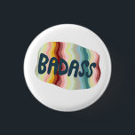 Coole Handschrift für BADASSE Button<br><div class="desc">Dekorieren Sie Ihr Outfit mit diesem coolen Kunstknopf. Macht ein großartiges Haus-Erwärmung,  Geburtstag oder Hochzeitsgeschenk! Sie können ihn anpassen und auch Text hinzufügen. Karo in meinem Shop für viel mehr Farben und Muster! Lass mir Bescheid,  wenn du auch etwas Gewohntes willst.</div>