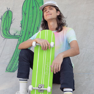 Coole, hellgrüne Streifen Mit Monogramm Skateboard
