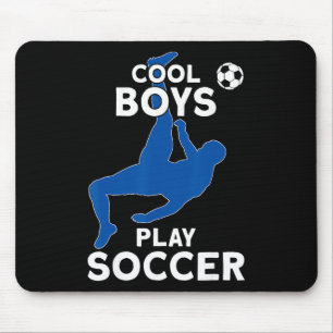Coole Jungs spielen Fußball Mousepad