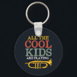 Coole Kinder spielen Trompete Funny Marching Band Schlüsselanhänger<br><div class="desc">Funny Trompet Player Design für diejenigen,  die Messing musical Instrument in einer Musikband,  Orchester oder musikalische Aufführung spielen. Coole Vintage Retro Jazz Musikgenuss für Musiker und Marching Bandmitglied. Ideal für Musiklehrer,  Orchesterfans und diejenigen,  die Liebe haben Trompete zu spielen. Großartiges Weihnachtsgeschenk und Geburtstagsgeschenk für Familien und Freunde.</div>