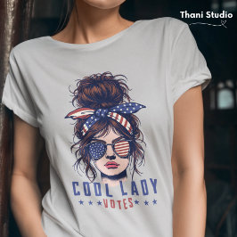 Coole Lady Votes Vintag Messy Hair Lady Election T-Shirt