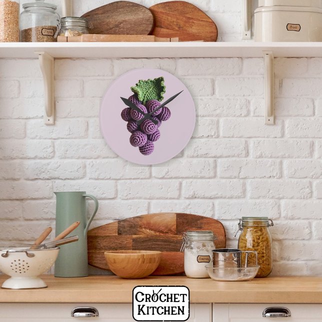 Coole Minimalistische Lila Oma Chic Crochet Traube Runde Wanduhr (Von Creator hochgeladen)