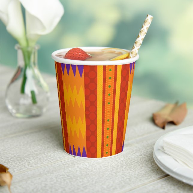 Coole moderne Kwanzaa-Papierstapel Pappbecher (In Situ)
