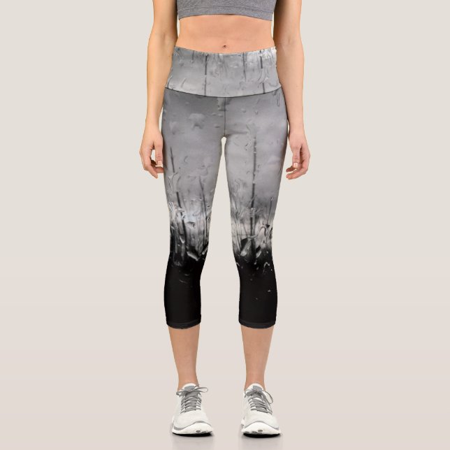 Coole Schwarz-Weiß-Wassertropfen Capri Leggings (Vorderseite)
