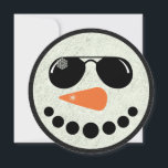 Coole Snowman Round Christmas Flat Card Feiertagskarte<br><div class="desc">Coole Snowman Round Christmas Flat Card. Schneemann-Gesicht auf einer runden Flachkarte mit schwarzem Leder und Silberschimmer-Glitzer. Foto- und Textverarbeitungskarte.</div>
