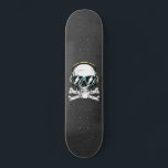 Coole Sonnenbrille und Kopfhörer Schwarz-Gotik Skateboard<br><div class="desc">Dieses coole Skateboard mit coolem Schädel mit Sonnenbrille und Kopfhörer wäre ein wunderbares Geschenk für den Schädelliebhaber!</div>