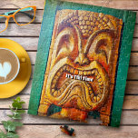 Coole Tiki Time Fun Retro Vintag Hawaii Tropical<br><div class="desc">Irgendwo in der Welt ist es immer "Zeit" und du weißt, was das bedeutet. Umgeben Sie sich bei jedem Arbeiten an diesem niedlichen, lustigen, coolen, heftigen Retro-Hawaiianischen Holzki-Gesicht Foto-Puzzle. Sie können den Text im Vorlagenfeld sogar durch den Namen Ihrer Wahl ersetzen. Macht ein großartiges Geschenk! Wählen Sie aus fünf verschiedenen...</div>
