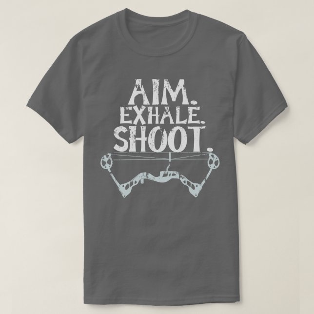 Cooler Aim Exhale Shoot Bogengeschenk Druckbogen D T-Shirt (Design vorne)